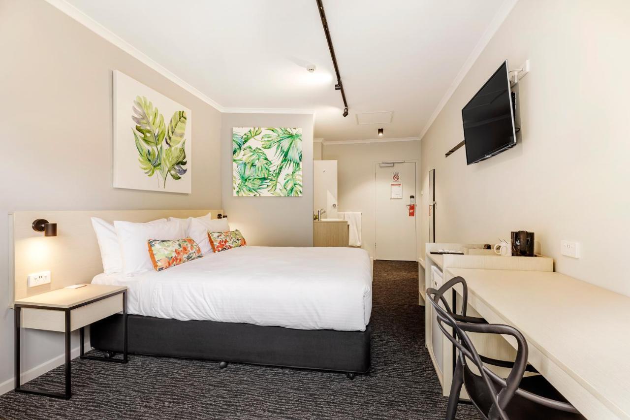 Nightcap At Findon Hotel Adelaide Bagian luar foto